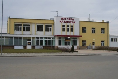 共産党ホールへの行き方